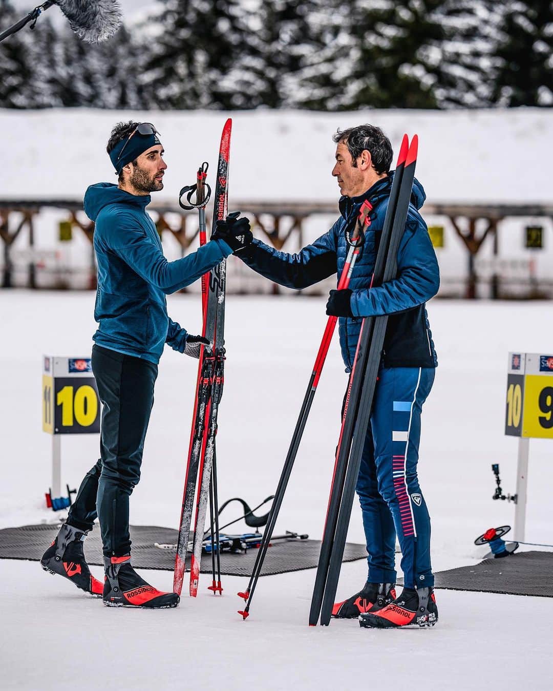 ロベール・ピレスのインスタグラム：「Mais quelle expérience de dingue !!! ❄️⛷️  Merci @martinfourcade pour ta patience, ta sincérité, ta pédagogie et ta bienveillance. Je n'aurais pas pu espérer meilleur mentor pour apprendre le biathlon !   Je ne savais absolument pas dans quoi je m’embarquais quand j'ai accepté de participer à ce programme et je ne le regrette absolument pas! Vous en avez pensé quoi les amis ? :)  🙏 Un grand merci également à @canalplus @alp_fr @aljofficiel @julienmagne75 pour votre confiance ! Quelle équipe 🤩」