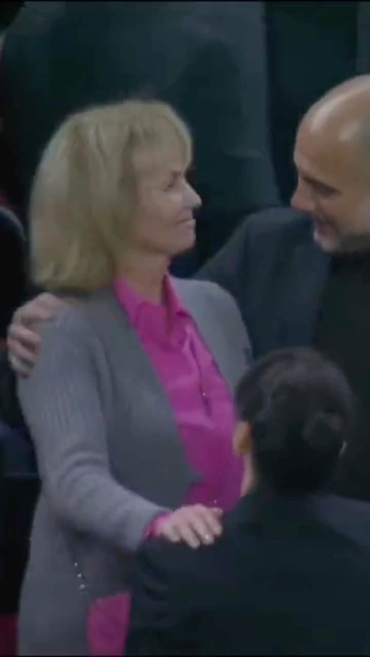 ヨハン・クライフのインスタグラム：「Decades of a special friendship between the Cruyff family and Pep ❤️」