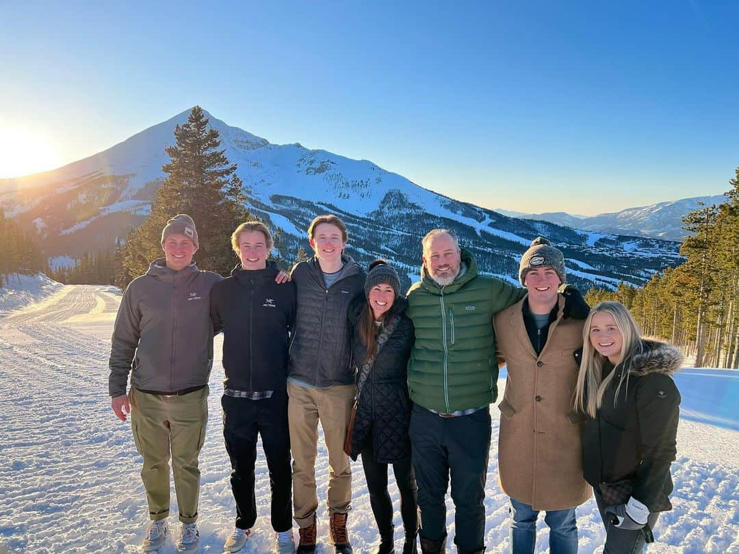 マディソン・コシャンさんのインスタグラム写真 - (マディソン・コシャンInstagram)「still scared of heights but so much fun with this crew 🤍」3月21日 3時11分 - madison_kocian