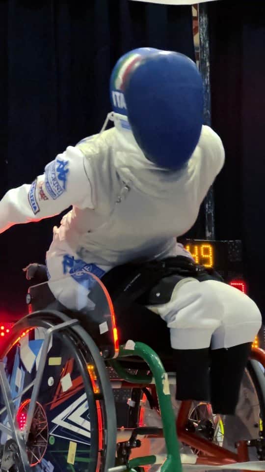 ベアトリーチェ・ヴィオのインスタグラム：「🎥 Riavvolgiamo il nastro di questo weekend magico 🤩🤺 . . #fly2paris #Federscherma #WeelchairFencing #Scherma」