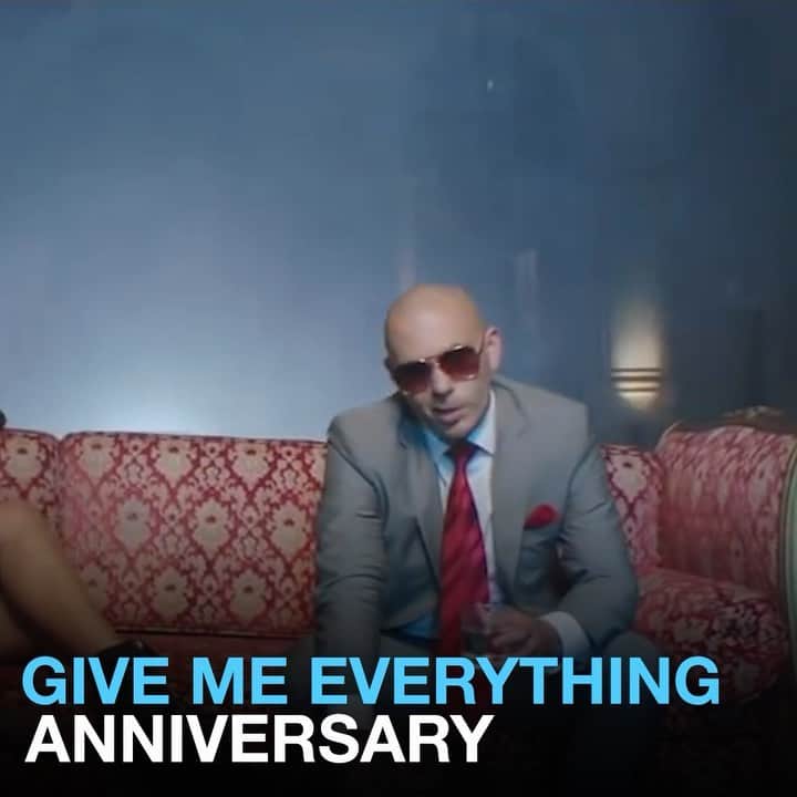 ピットブルのインスタグラム：「12 years since #GiveMeEverything released and made history… thank you to all the fans. dallleee」