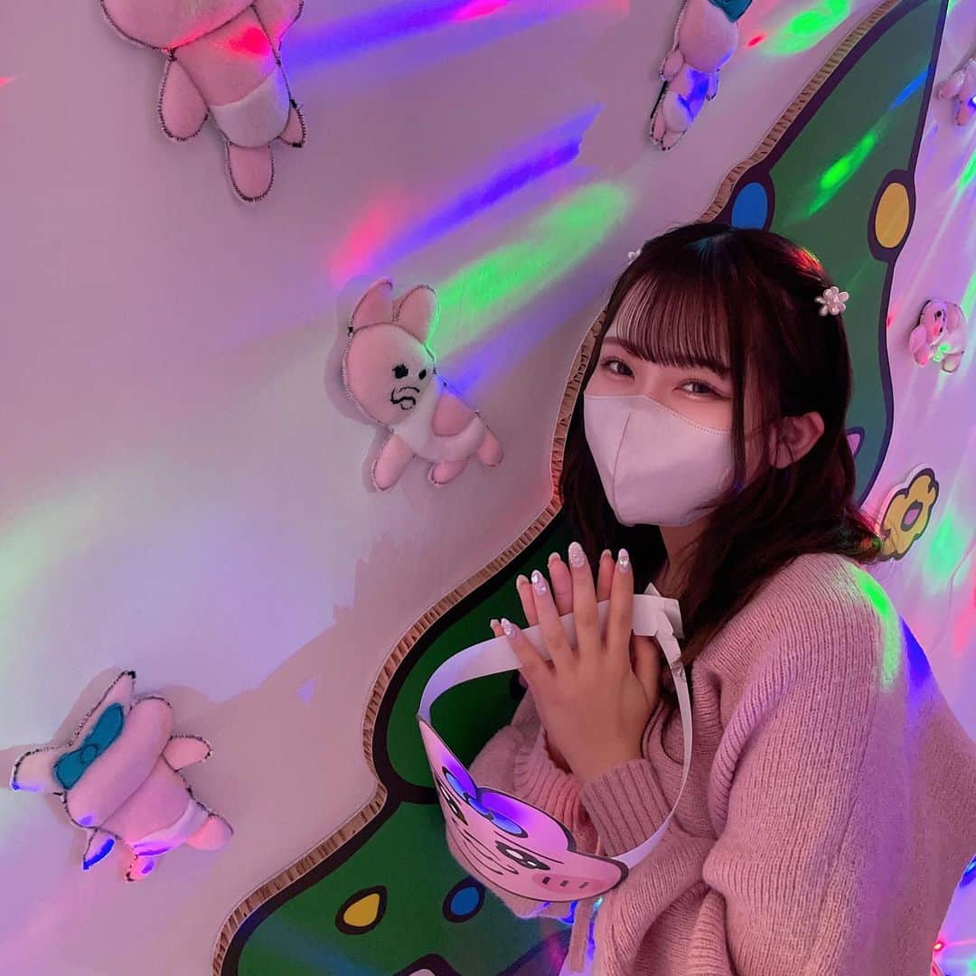 茉井良菜さんのインスタグラム写真 - (茉井良菜Instagram)「悲しい時の魔法〜手をグーにして胸にポンポン当てる❗️  #おぱんちゅうさぎ展 #おぱんちゅうさぎ」3月21日 3時55分 - yonsuchan