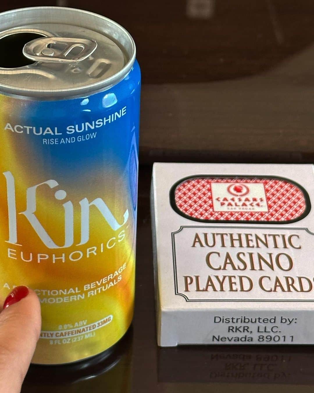 ベラ・ハディッドのインスタグラム：「On the way to celebrate our new @kineuphorics partnership with Caesars Palace, introducing our functional beverages to this iconic Vegas hotel!  We are so excited to announce that Kin will be available and stocked throughout the minibars/in-rooms and across all 6 towers, pools, bars, restaurants, and lounges including the world-famous Omnia nightclub!!!! I am so excited!! Thank you @caesarspalace and @taogrouphospitality !  There was something, among many other things of course , that @jenofkin and I always agreed on. We never wanted to ostracize anyone from access to brain care and an opportunity to discover Wellness in a new way. We wanted to make sure that we were available to not only the health and wellness communities worldwide, but genuinely passionate about different communities ability to access & utilize the benefits of @kineuphorics in any field or place that they were in. We want music listeners, DJs, dancers, clubbers, ravers, musicians, eaters, drinkers, sober ragers to use kin as part of their lifestyle. Whether it’s to drink spritz to rage all night (with alcohol or not) actual sunshine for your hangover, light wave to come down, or Bloom for a little something extra 🌸 we have a drink for you….The same way we want the business, tech, entrepreneurs to try us. The same way we want health,wellness, artists, naturalists, athletes, mothers , fathers, students , teachers, doctors, to try us.. We really want the world of Vegas to try us and let us know how you feel! We want Kin to be used at all times of the day, with or without alcohol, whenever/whatever you need to stay healthy, uplifted, energetic and able to party on.   Vegas is the place we new we had to be. People that know how to have fun, that also deserve to feel good while doing it ! Thank you @caesarspalace & @taogrouphospitality for an amazing stay, great staff and great food!」