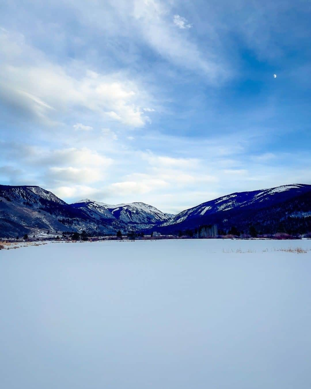 CIAのインスタグラム：「Tucked away in a high mountain valley in Colorado, between several popular ski resorts, is Camp Hale: the nation’s newest National Monument. Camp Hale was designated as a tribute to some very special #WWII heroes who helped create the very ski industry that thrives today throughout the Rocky Mountain region. It’s also home to one of America’s most chilly spy sites. During WWII, #10thmountaindivision soldiers and #OSS spies learned to fight on skis at Camp Hale, and later #CIA secretly trained Tibetan Freedom Fighters there. Now, as part of the @u.s.forestservice, you can visit Camp Hale yourself and walk the same terrain once traversed by soldiers and spies.  #americathebeautiful #spysites #camphale #nationalmonument #wintervacation #firstdayofspring #skiing #coloradogram #themountainsarecalling」