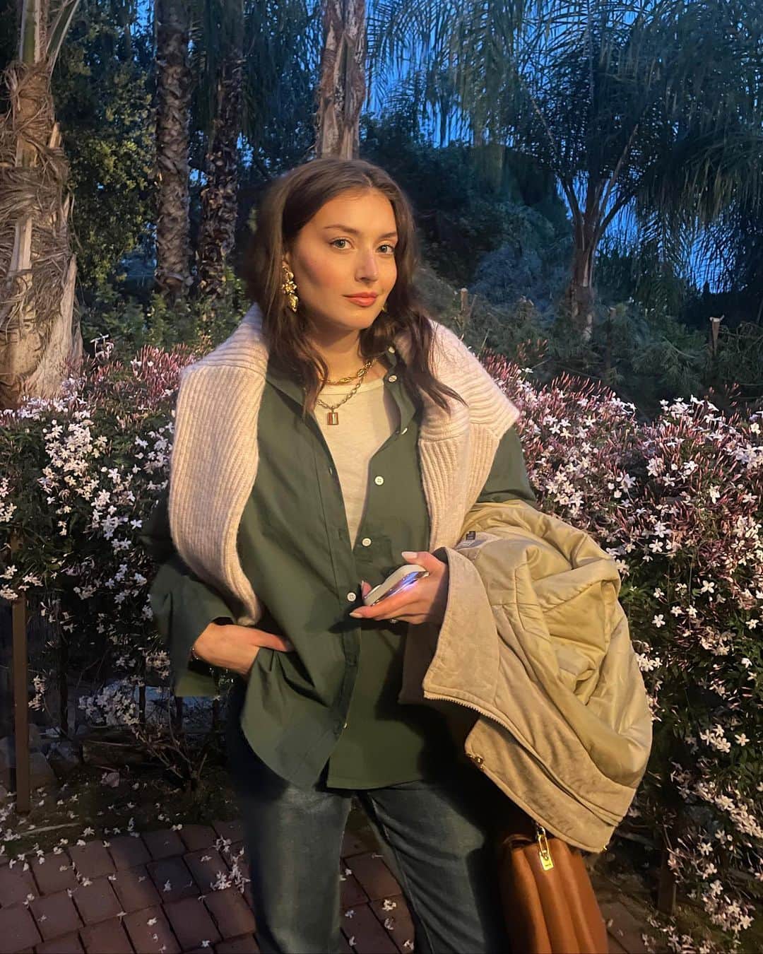 ジェシカ・ジェーン・クレメントのインスタグラム：「Jasmine season 🌸」