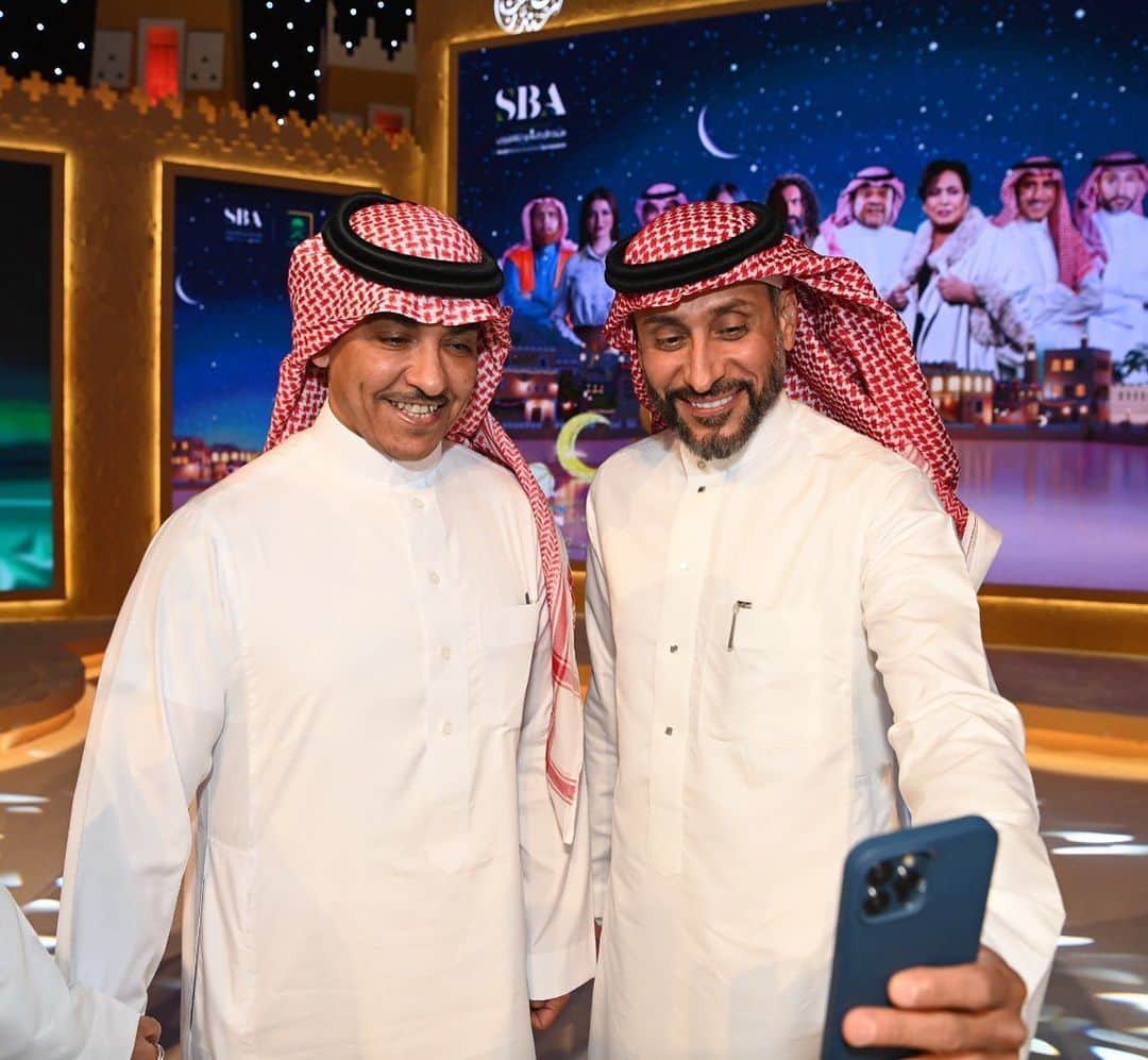 サーミー・アル＝ジャービルのインスタグラム：「تشرفت الليلة، بلقاء معالي وزير الإعلام الأستاذ سلمان بن يوسف الدوسري، شكرًا لدعمه لنا في برنامج ⁧‫#ذات_مع_سامي_الجابر‬⁩ وكافة العاملين في هذا القطاع، وأسأل الله أن يوفقه ويسدده.」