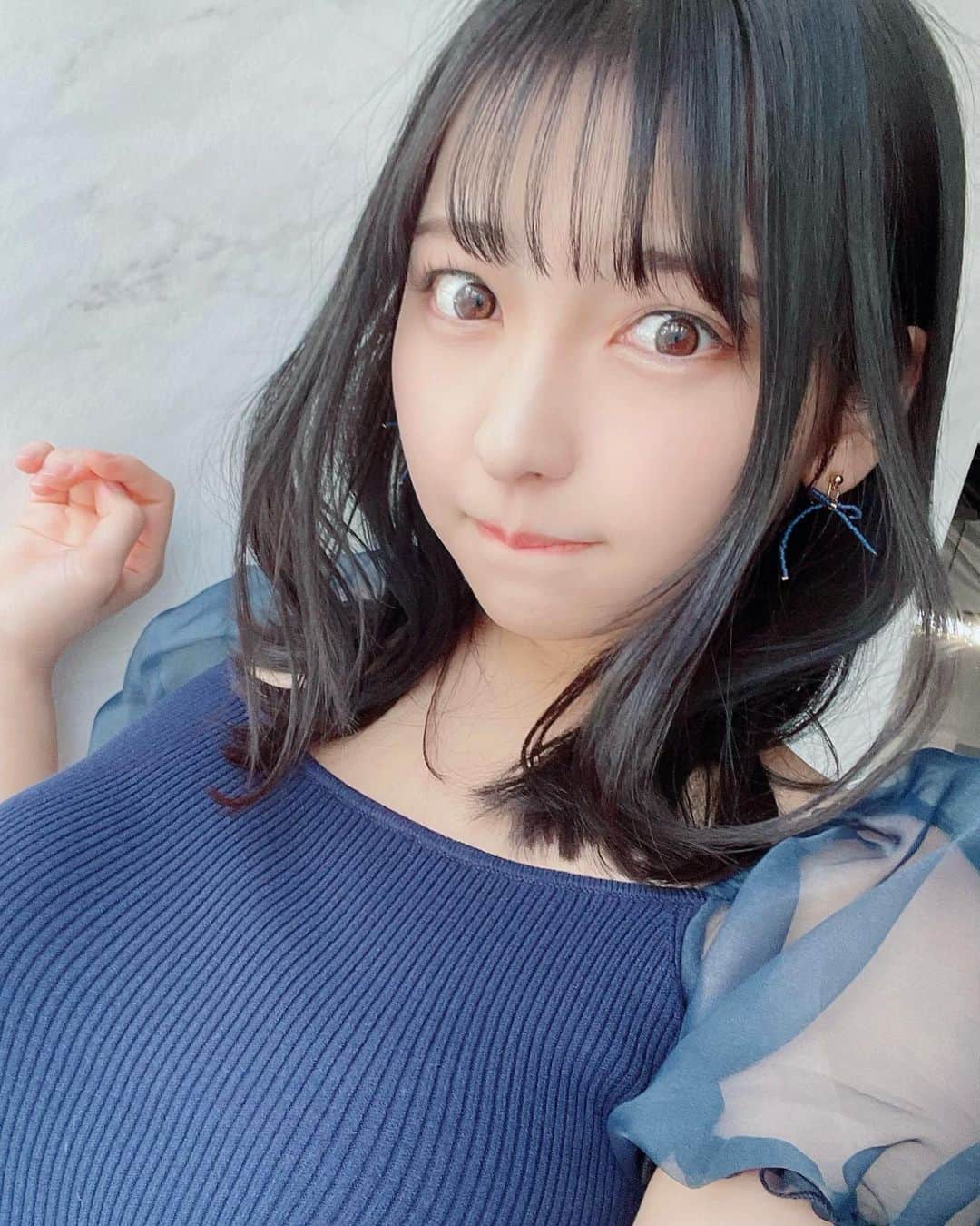 十味のインスタグラム：「おはよ☀️  寝坊しかけました…急いで撮影行ってきま💨」