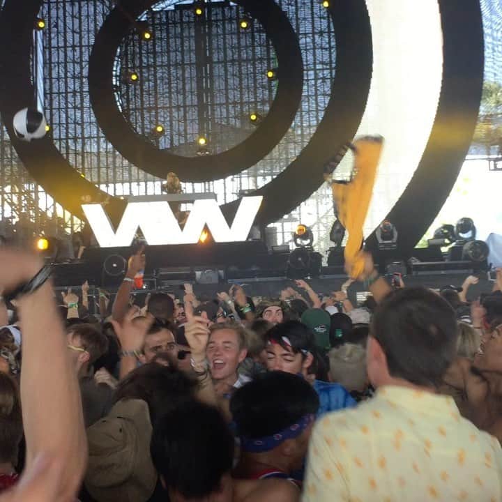 アリソン・ワンダーランドのインスタグラム：「Today is the 8th anniversary of my album run. Here’s some footage from my first USA show at @coachella 2015 where I premiered all the music. Thank u all for listening. It changed my life. Also I was so nervous before this set because I thought no one would know me or come to the show. Ahhh . So glad I kept going every time I wanted to give up. :) happy bday Run」