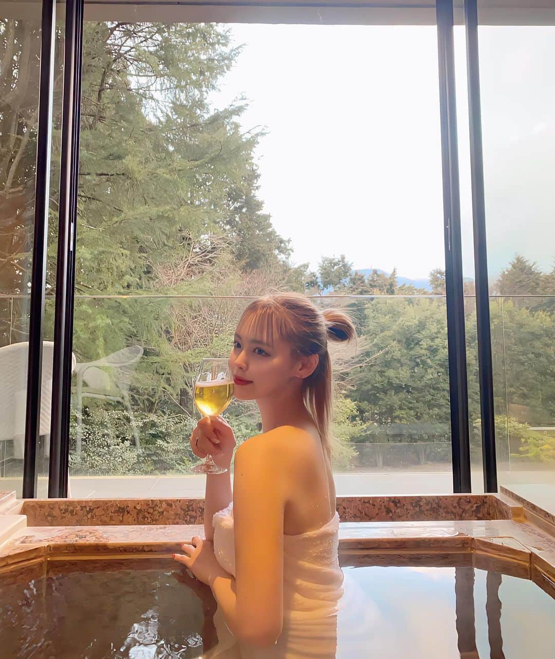 AYAKAのインスタグラム：「ここよかった♡  #箱根#箱根温泉#箱根観光#箱根観光#温泉#温泉旅行#旅館#客室露天風呂#hakone#♨️」