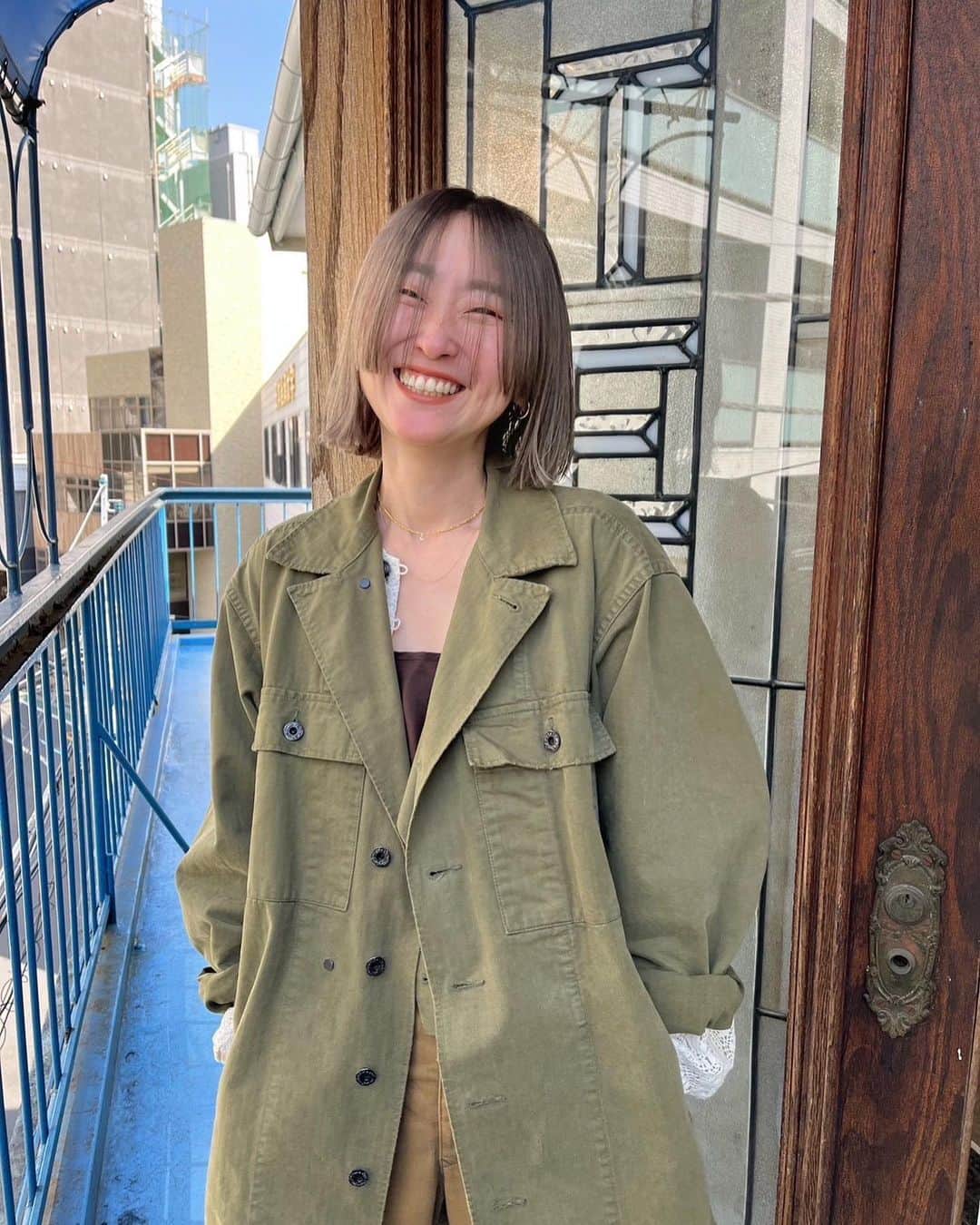 花盛友里のインスタグラム：「なっちゃんいつも綺麗にしてくれてありがとううう🤍 @souman_natsuko   気づけば6年目ぐらい？！のなっちゃんヘアー！ 安定感半端ないアンド定期的におしゃべりするのが人生の必須事項になってる🤍」