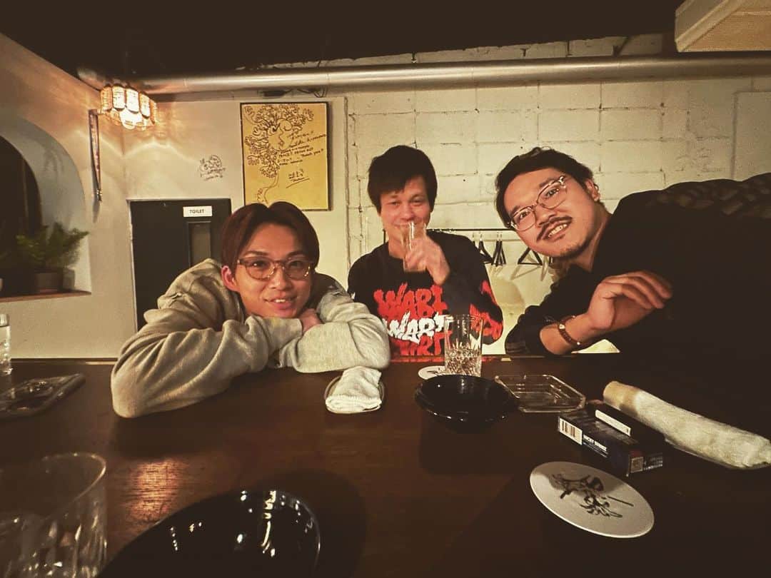 橋本市民球場のインスタグラム：「おしゃれすぎるところで飲ませてもろて🫣🫣🫣 ありがとうございました🍺  #アインシュタイン ゆずるさん #ダブルアート タグさん #隣人 橋本市民球場」