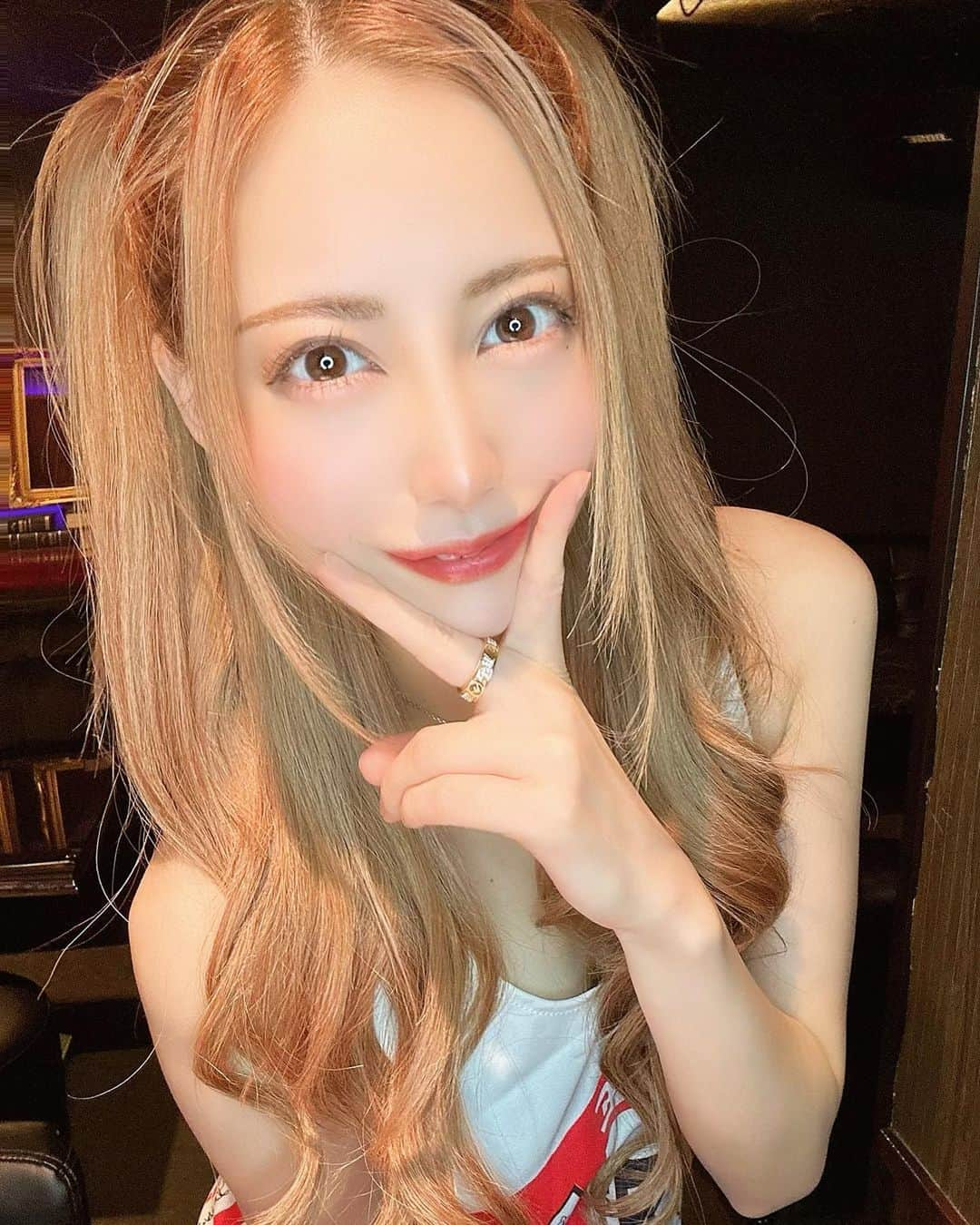 真野ゆりあさんのインスタグラム写真 - (真野ゆりあInstagram)「. 今月の配信も見てくれた方、 課金してくれた方、 ありがとうございました🫶 . 今月の衣装はバドガール💋 . ハーフツインお気に入り♡ . . 来月も見てね💕 . . #配信イベント  #バドガール  #ハーフツイン  #キャバ嬢  #六本木 #フォロワー増やしたい  #コメント大歓迎  #followme  #instagood  #tagsforlikes」3月21日 18時23分 - mano_yuria