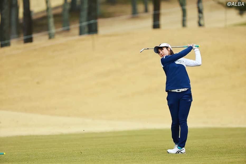のインスタグラム：「. 大王海運レディースオープン⛳️ 3日目が霧の影響でスタート時間が遅れてしまいセカンドカットに🥲 やりたかったな〜 天気ばかりはしょうがない🌪️  遠方から応援に駆けつけてくれたみなさん、ありがとうございました✨  桜さん、優勝おめでとうございます🎉かっこよかったです😍  次はヤマハです！  #愛媛 #スイーツが充実しすぎてた♡」