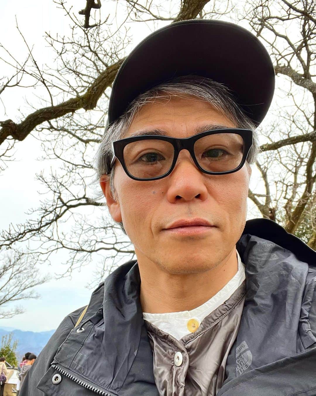 喜安浩平のインスタグラム：「降りて蕎麦いただきます #高尾山」