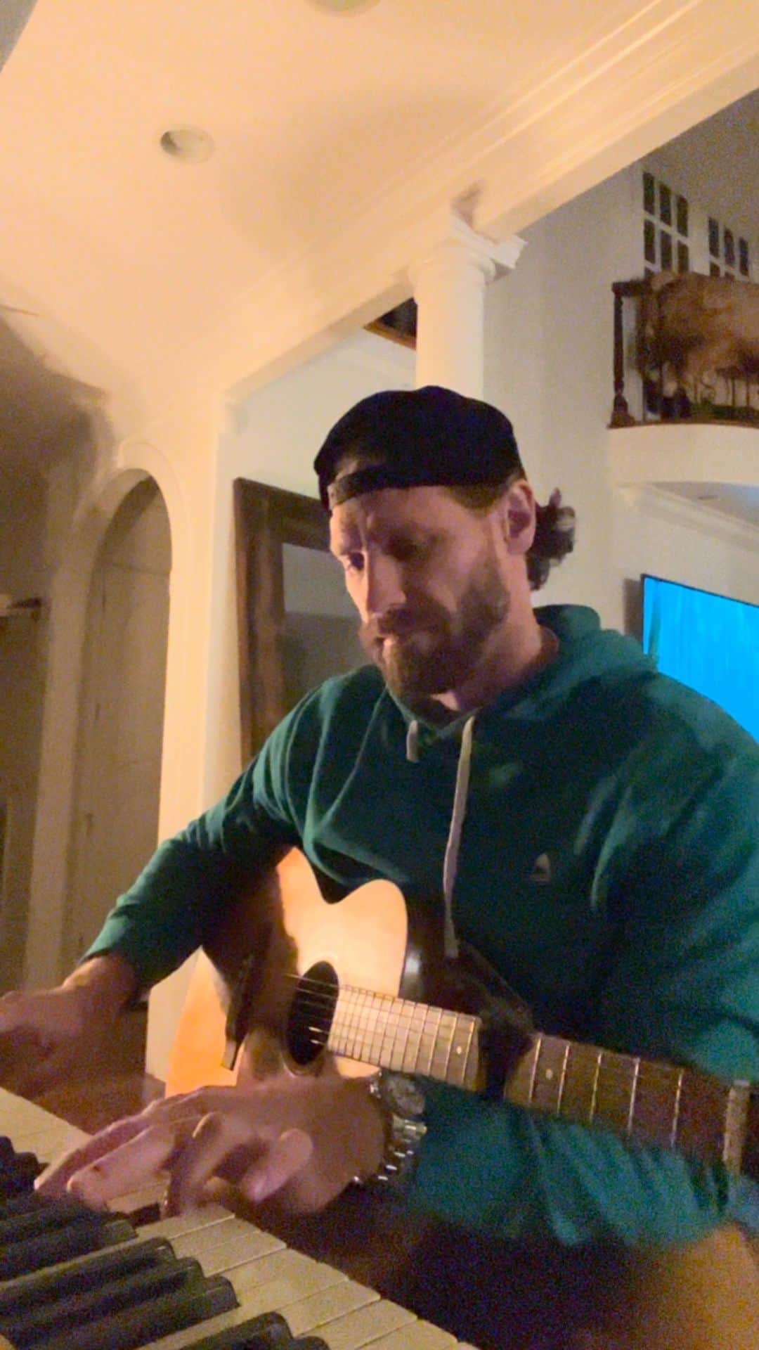 チェイス・ライスのインスタグラム：「Life Part Of Livin' in Tennessee..」
