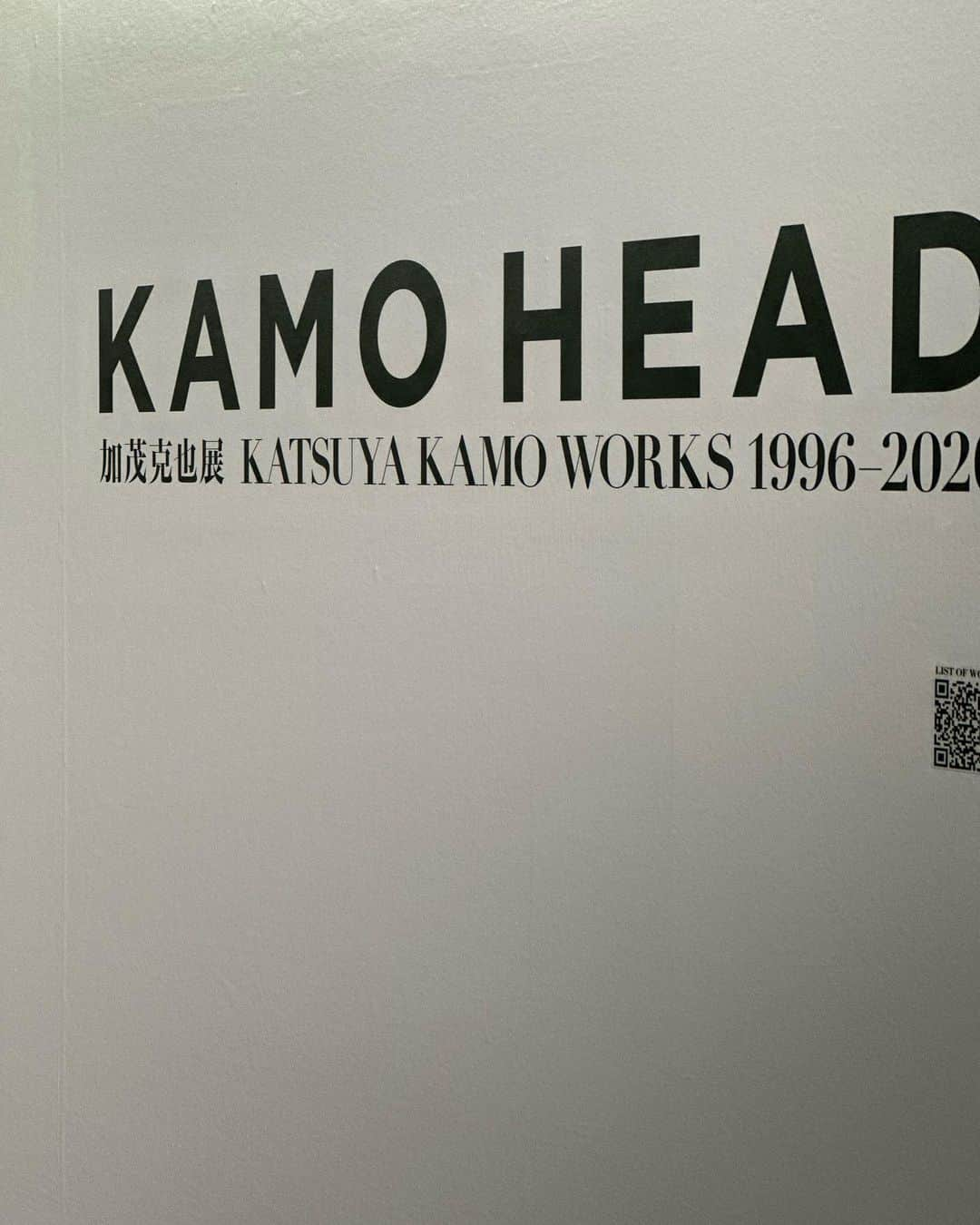 高橋盾さんのインスタグラム写真 - (高橋盾Instagram)「KAMO HEAD ‐加茂克也展 KATSUYA KAMO WORKS 1996-2020  表参道ヒルズ本館B3F スペース オー  2023年3月21日（火・祝）〜4月2日（日）  加茂さんが亡くなられて早３年。 生前から企画されていた加茂さんの作品展がようやく開催されます。 真のクリエイションとは何かがここに行けば分かります。 圧倒的な存在感のヘッドピース、コラージュの数々、本当に息を呑む美しさです。 23年間、加茂さんと一緒にクリエイションを出来て本当に幸せ者です。　皆さん是非見に行ってください！  It has already been three years since Katsuya Kamo passed away. His exhibition was pending due to his passing, and it is finally open.  You will witness what the genuine creation is. The headpieces with an overwhelming presence, the number of collages— they will take your breath away.  I am such a lucky person to create things together with Kamo san for 23 years.  Please check out his exhibition!」3月21日 10時52分 - joniotakahashi