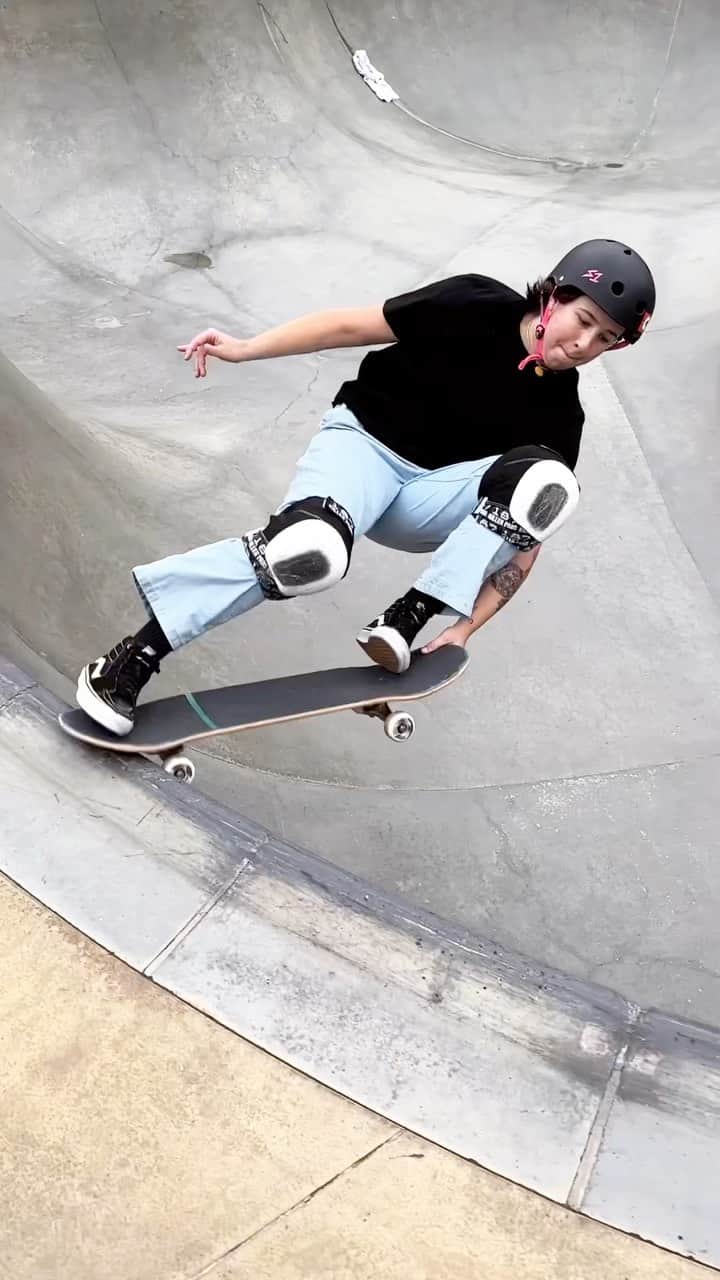 ジョーディン・バラットのインスタグラム：「gotta get one last outdoor session before the rain 🌧️」
