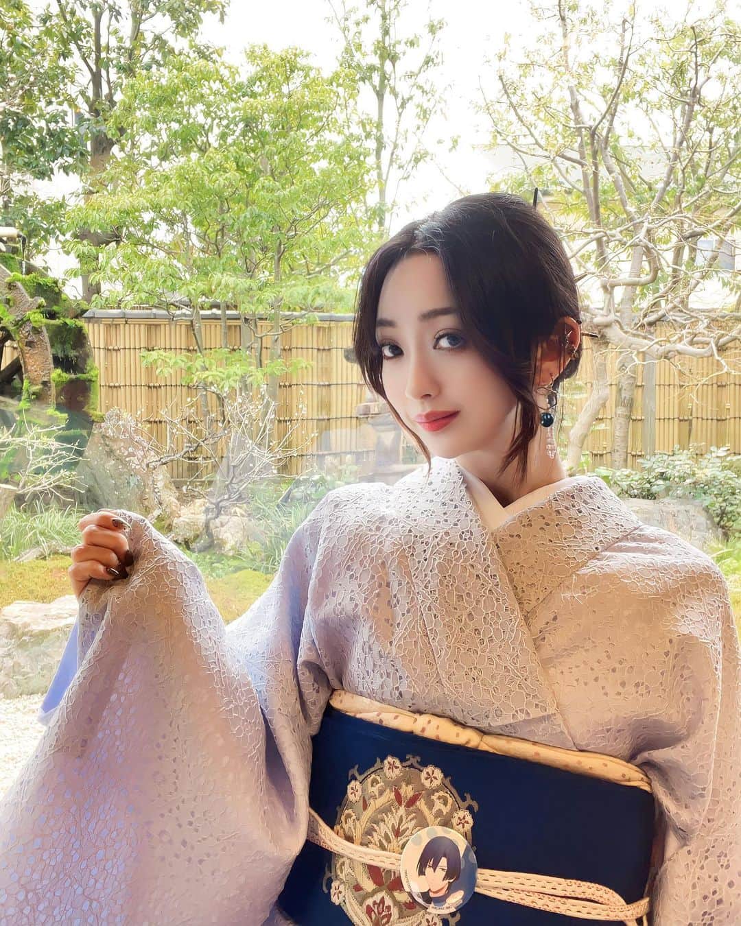 のインスタグラム：「. 上げ直し🙇‍♀️ 着物着てうなぎ食べに来た💙 長女に朝から推しコーデに着付けてもらったんだぁ🫶🏻💕 推しとお出かけするのたーのしーい！！ 似合うかしら？🥰 . accessory💍 @medistore_official  #medistore lunch🍚 #関辻屋 . .  #東京#新宿#歌舞伎町#名古屋#栄#錦#錦三丁目#岐阜#多治見#ファッション#귀엽다#패션#데일#셀스타그램#애니메이션#코스프레#着物#推しのいる生活 #推しコーデ#推し#うたプリ#聖川真斗#まー様#鰻#岐阜ランチ」