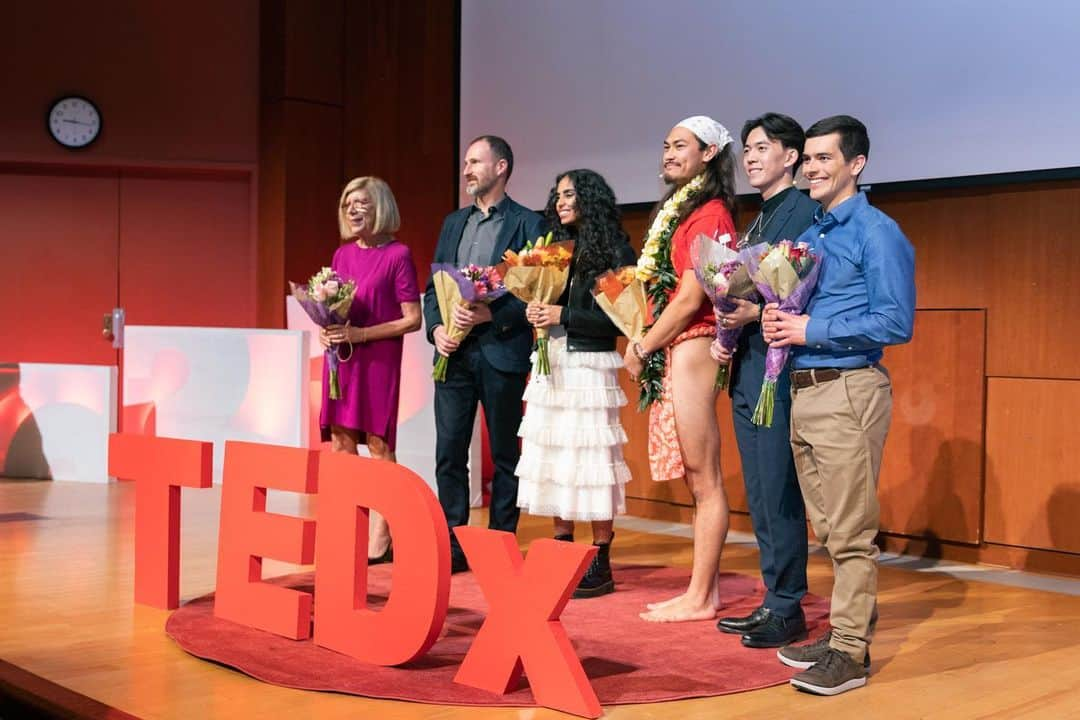 ヴィンセント・ゾウさんのインスタグラム写真 - (ヴィンセント・ゾウInstagram)「TEDxBrownU, 1 week ago. So honored to have had the chance to share a little piece of my journey with a huge audience right here at Brown University. Months of writing, memorizing, rehearsing, and fine-tuning with my curation team became a moment, an event that has been the highlight of my year so far. Thank you so much @tedxbrownu @brownu @tedx_official @j0sh.samuel @raghav_k09 @michaelwanggggg @tiff0826 for making this possible!!」3月21日 12時11分 - govincentzhou