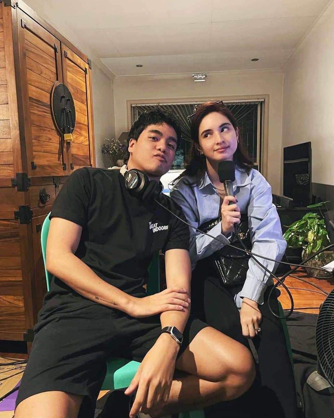 Coleen Garciaさんのインスタグラム写真 - (Coleen GarciaInstagram)「Visited this guy on the set of his new show #TeenClash! Have you seen it yet? 😍 Both our current projects make me feel like we’re old na. hahahaha 🫠 Missed you, @ginomsantos!」3月21日 12時23分 - coleen