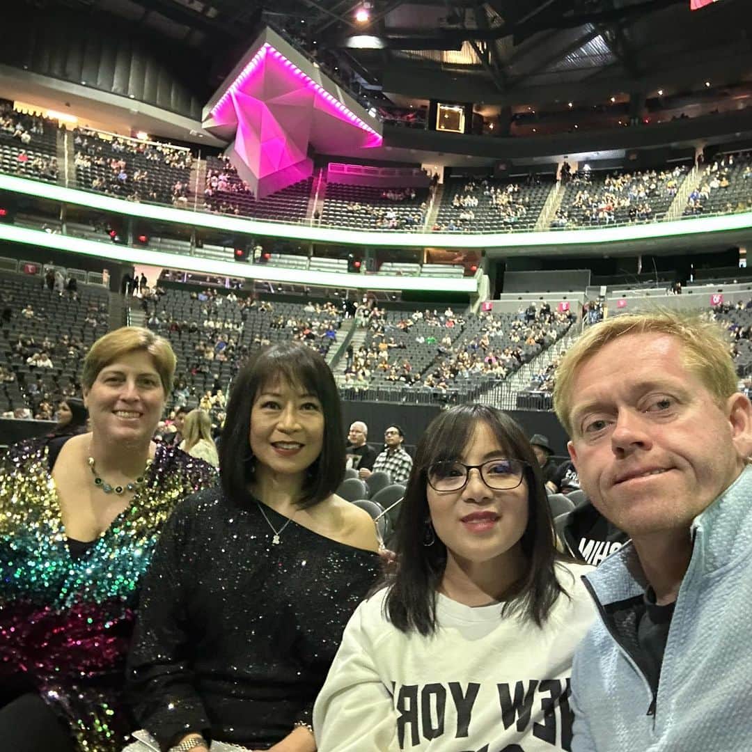 のインスタグラム：「Stevie Nicks concert was amazing! 🤩♥️🎤🎸🎼🎹🎉 #ThankYouVetTix」