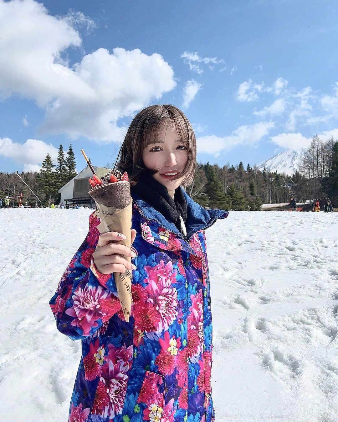 のインスタグラム：「. また来期もたくさんスノボ行こっ🏂⭐️ . .」
