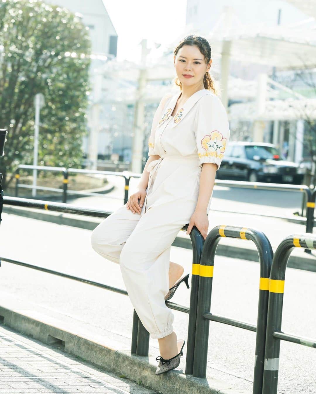 川面千晶のインスタグラム：「外でも撮っていただきましたぁ❗️ ・ すごくいい天気🌞 ・ 撮影は  @hiraiwatoruphoto  ・ #川面千晶」