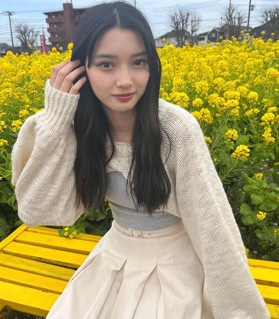 小寺結花さんのインスタグラム写真 - (小寺結花Instagram)「・ 菜の花畑に行ってきました🌼*ﾟ  花粉症なので鼻がずっとムズムズしてた…🥹   #菜の花畑 #春 #spring」3月21日 15時08分 - yuikakodera_box