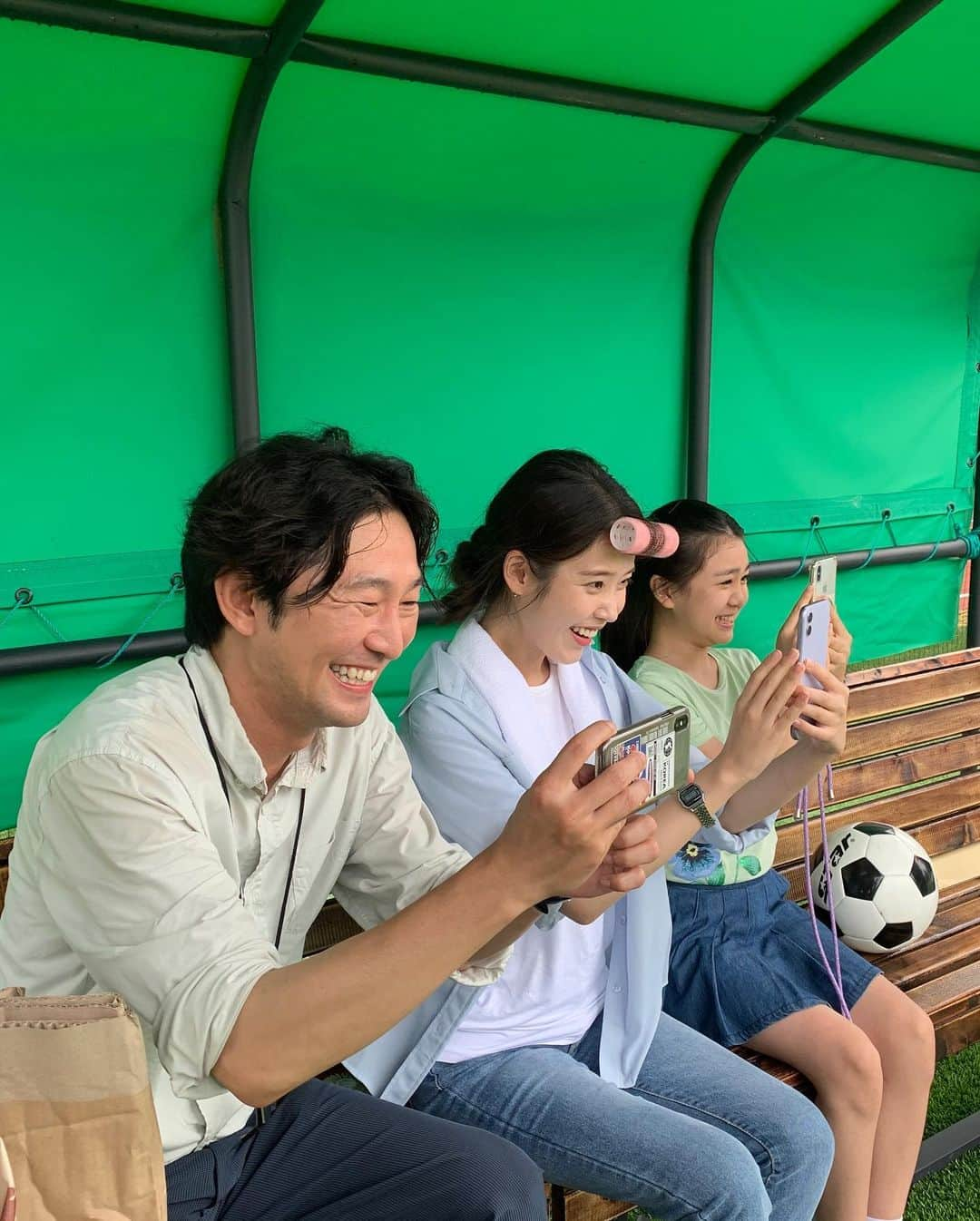 IUさんのインスタグラム写真 - (IUInstagram)「아이고 진심리스 열정리스 소민이 오는구나아 #드림 4월 26일 개봉⚽️」3月21日 15時09分 - dlwlrma