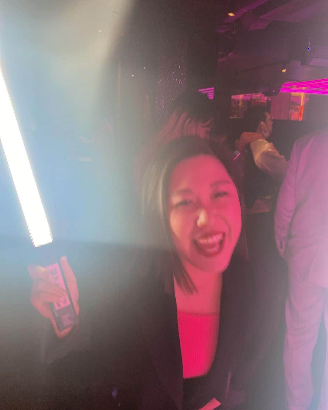 あさちるさんのインスタグラム写真 - (あさちるInstagram)「昨日は @tk_nightclub で 韓国、中国のパーティーシーンで大流行中の @xrated_liqueur のお披露目パーティーにチルマップしました🥳  テーマはPINK・NEON・KAWAII💕 ドレスコードはPINK（ワンポイントOK🙆‍♀️）てことでピンクあわせで皆でコーデ💓  ”X-Rated”のフリードリンク、KAWAIIフルーツブッフェ・デコレーション・フォトスポット・ダンサーパフォーマンスでパーティ堪能💓👯‍♀️  KAWAIIのみものにKAWAII空間にKAWAIIみんながいたら最強なんだー🥲💓💓💓  これは一部の様子！楽しかったし写真まだまだありすぎるから引き続き様子アップしてく〜  #tknc #tknightclub #xratedliqueur #pinkyourmoment  @tknightclub @xrated_liqueur」3月21日 15時09分 - asachill