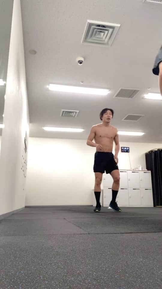 谷口将隆のインスタグラム：「. . Quick footwork🔥🏃 . . #personal #training #boxing #寺中特殊部隊　#部隊長　#寺中靖幸 #谷口将隆　#今日も死んだ」