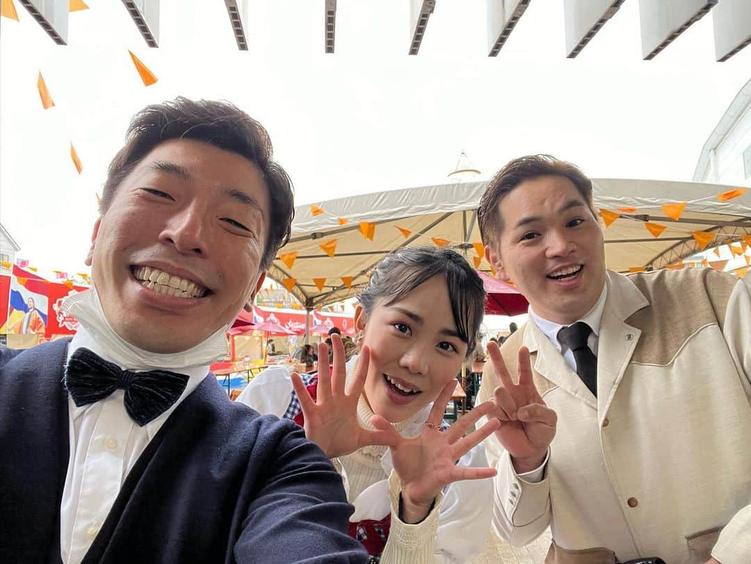 別府ともひこさんのインスタグラム写真 - (別府ともひこInstagram)「別府競輪ウィナーズカップありがとうございました！！🤗✨ 地元でネタをやらせてもらいました✨✨ 別府西中学校で、人生で初めて講和させてもらって汗がやばかったです😊でも、きんちょうべっぷだったけどたのべっぷでした！✨✨ 久しぶりの恩師の先生にもあえたし、友達にも会えたし、脇あかりちゃん、野口まみちゃん、生野ちゃんにも会えたしよかった😊✨似顔絵も描いてもらいました😁♨️ ありがっぷ！！ #ウィナーズカップ #エイトブリッジ」3月21日 16時07分 - bepputomohiko