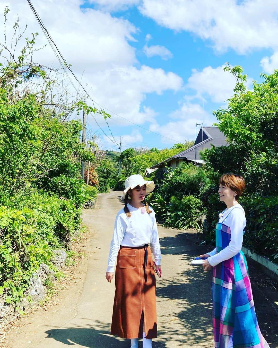 秋本ゆかりさんのインスタグラム写真 - (秋本ゆかりInstagram)「本日のタダイマ！で放送を予定していた「奄美群島の旅・後編」は23日に変更になりました🙌 この日は服部ちゃんが、ぶんぶんスタジオ回しをしてくれます😁  本日タダイマ！は16:50〜の短縮で、WBC一色でお伝えします☺️  . #rkb#タダイマ#生放送 #wbc2023#すごい試合でしたね#番組内でたっぷりと #奄美大島#奄美群島#喜界島#徳之島#奄美の旅#女子旅 #3月23日放送#プレゼントもあります#ぜひチェックしてください」3月21日 16時10分 - akimoto_yukari