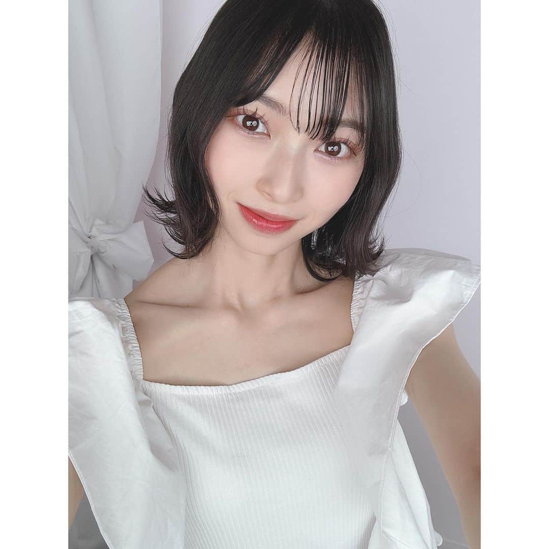辻野かなみのインスタグラム：「❤︎  ⁡ \LARME056発売中♡/ ⁡ 登場させて頂いてます！ 見てくださいましたか〜？？🦄💎 ⁡ やっぱり、外ハネが落ち着く〜笑   #LARME ⁡ #辻野かなみ　#かなみん　#超ときめき宣伝部 #超とき宣　#アイドル　#𝖨𝖣𝖮𝖫 #𝗂𝗇𝗌𝗍𝖺𝗀𝗈𝗈𝖽 #𝗂𝗇𝗌𝗍𝖺𝗅𝗂𝗄𝖾 #𝖿𝗈𝗅𝗅𝗈𝗐𝗆𝖾 #𝗅𝗈𝗏𝖾 #데일리룩　#데일리룩코디　#패션	#오오티디 #데일리　#좋아요　#팔로우」
