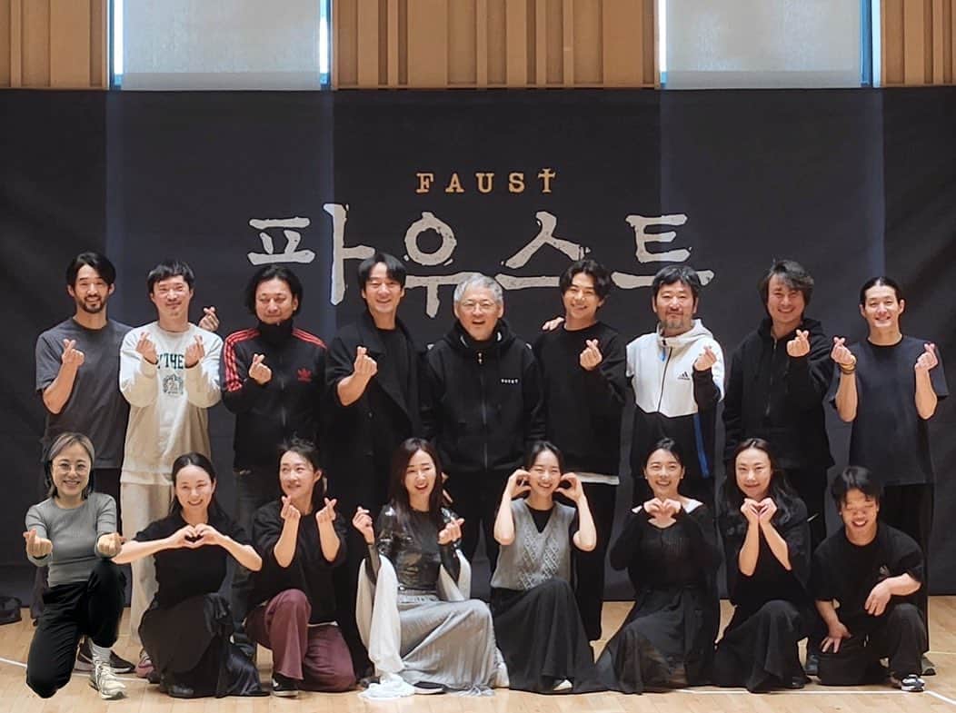 ウォン・ジナのインスタグラム：「FAUST🖤」