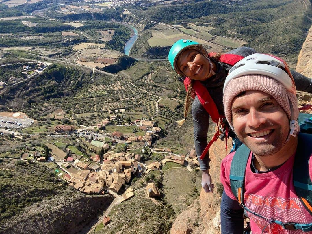 ミーガン・マーチンさんのインスタグラム写真 - (ミーガン・マーチンInstagram)「That time @chris_sharma and I climbed the classic Fiesta de los bíceps 💪💪💪!!! One of the many fun and exciting moments from filming @hbomax “The Climb.” All episodes are still streaming!」3月22日 3時16分 - meaganmartin89