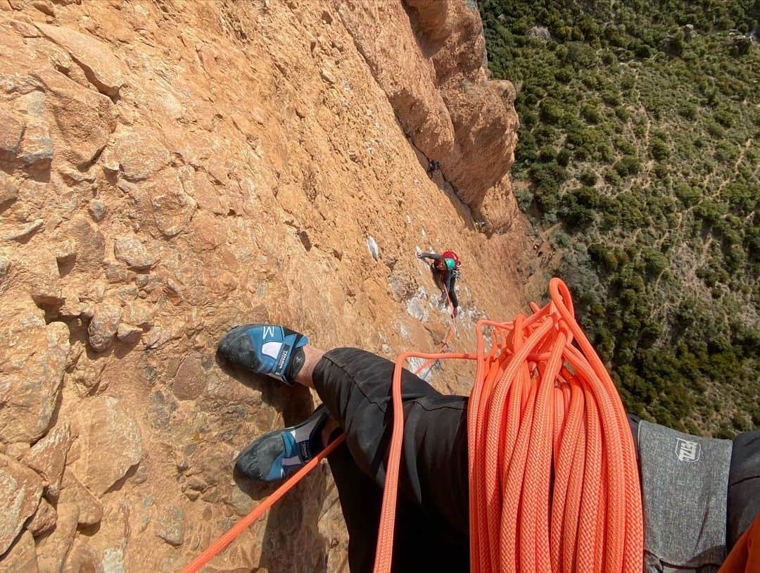 ミーガン・マーチンさんのインスタグラム写真 - (ミーガン・マーチンInstagram)「That time @chris_sharma and I climbed the classic Fiesta de los bíceps 💪💪💪!!! One of the many fun and exciting moments from filming @hbomax “The Climb.” All episodes are still streaming!」3月22日 3時16分 - meaganmartin89