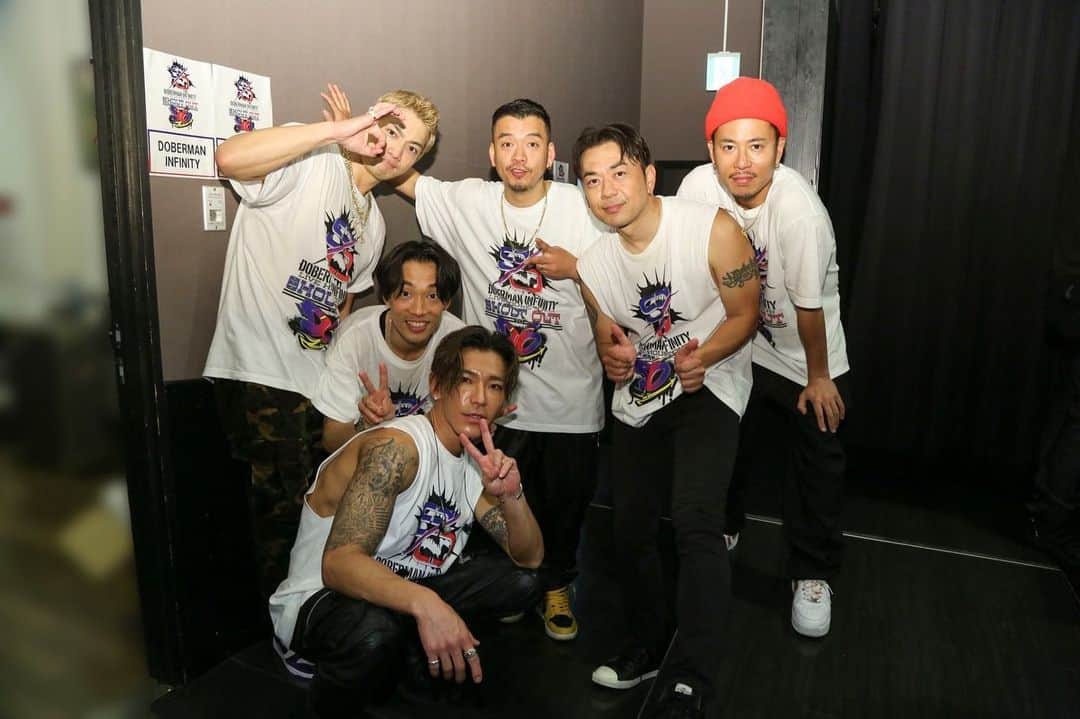 のインスタグラム：「2023.3.21🎤  DOBERMAN INFINITY LIVE HOUSE TOUR 2023  "SHOUT OUT to D6"  4公演目　愛媛  #dobermaninfinity  #d6 #鯛めし #タイチーズ  #みかん系一色」
