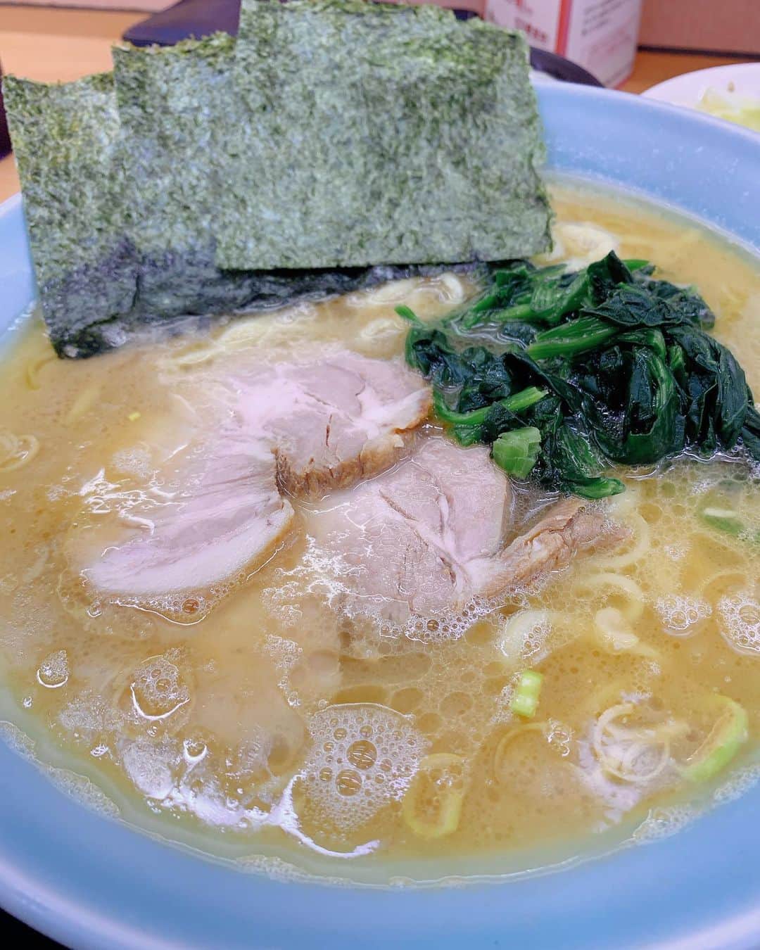 のインスタグラム：「厚木で営業の帰りに、営業先の目の前にあった梅屋って店で買いました めちゃくちゃ美味くてまた食べたいので厚木市民の方々は僕を呼んでください！」