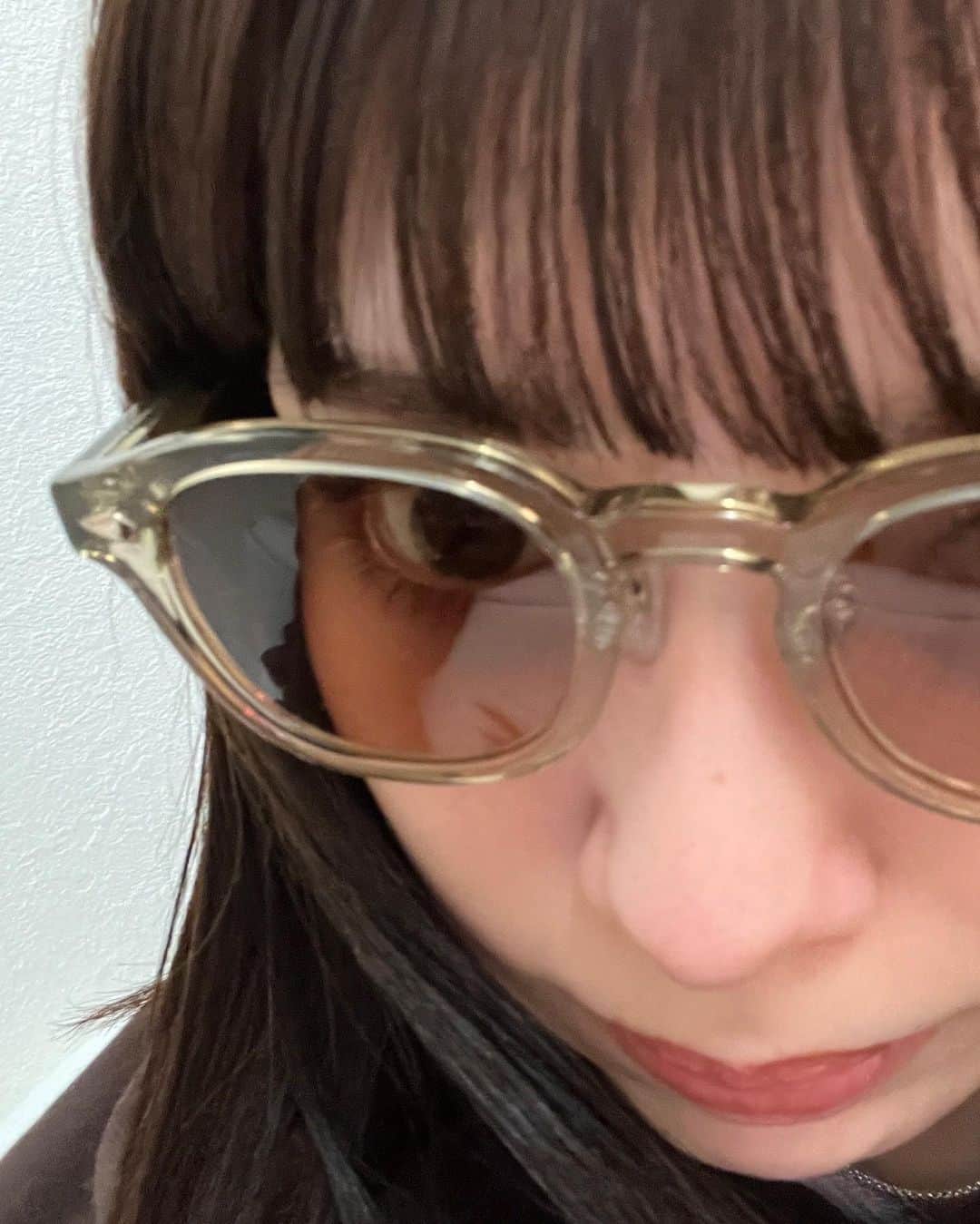 内山愛さんのインスタグラム写真 - (内山愛Instagram)「薄く色の入ったクリアフレームとレンズ可愛い🧼 @uyus.jp」3月21日 19時16分 - ai_uchiyama