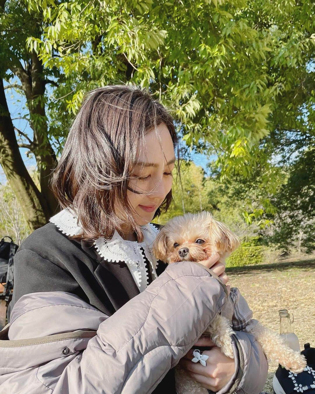 杉野希妃のインスタグラム：「🐶🌿」