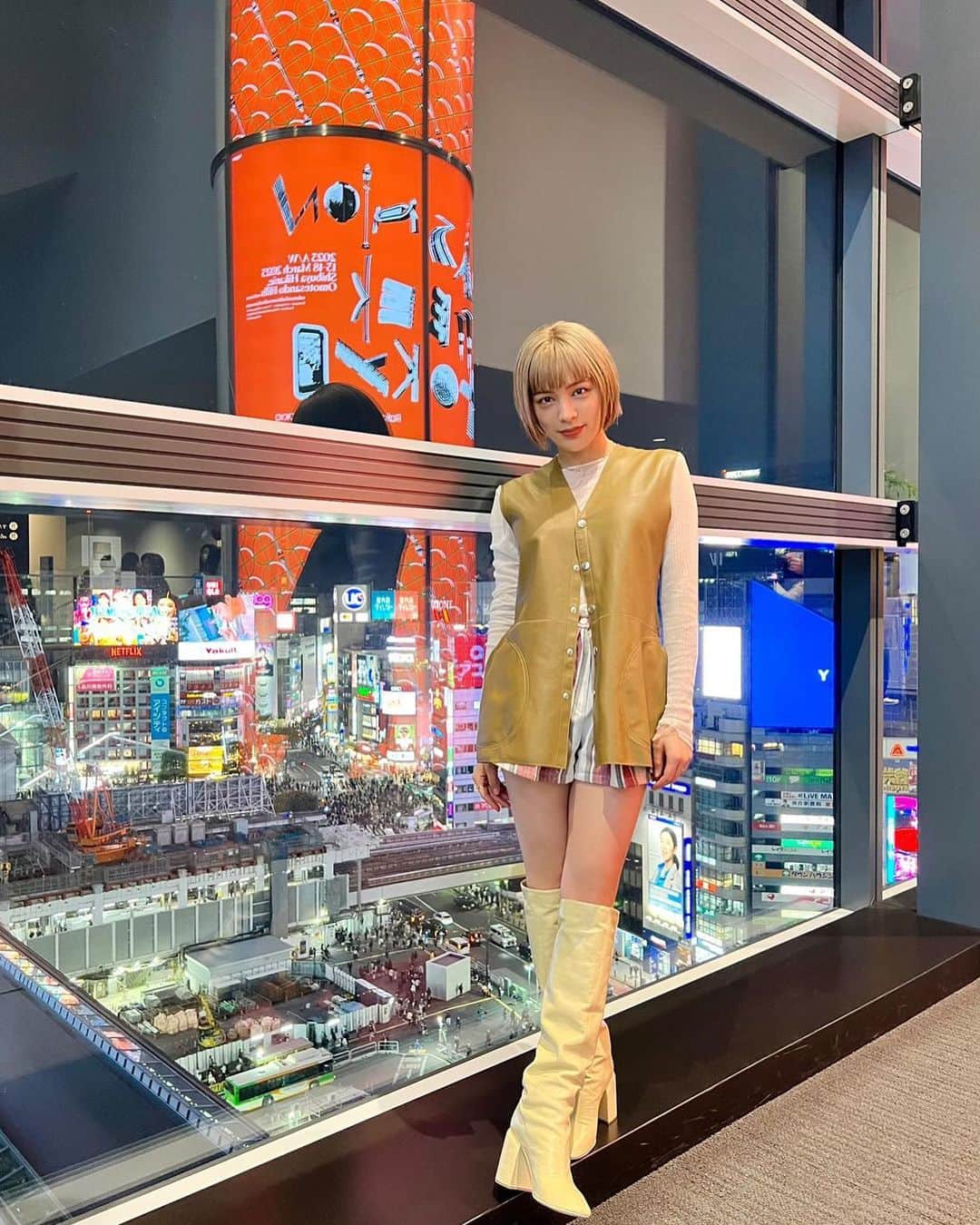 ステファニーのインスタグラム：「👗💖✨ Rakuten Fashion Week Tokyo. 先日はINSCRIREのshowへ。 リアルクロースがあんなに素敵に着こなせたら 最高だなぁ〜。 私が着ているお洋服ももちろんそう。 とっても素敵でした！ #love #fashion #rakutenfashionweektokyo #inscrire」