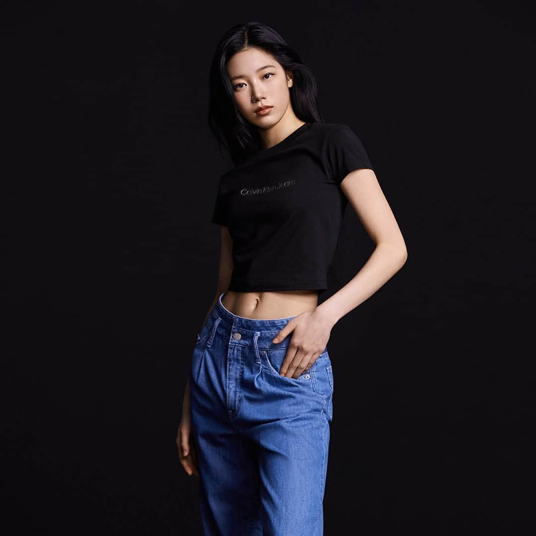 KAZUHAさんのインスタグラム写真 - (KAZUHAInstagram)「🖤💙⠀ #캘빈클라인 #캘빈클라인진 #mycalvins」3月21日 19時48分 - zuhazana