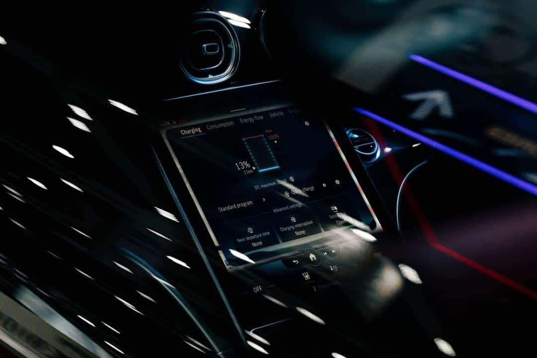 Mercedes-Benz Thailandさんのインスタグラム写真 - (Mercedes-Benz ThailandInstagram)「สัมผัสยนตรกรรมจาก Mercedes-Benz และเทคโนโลยีสุดล้ำนำสมัย ครั้งแรกของ The new EQB 250 AMG Line รถยนต์อเนกประสงค์ compact SUV ที่ขับเคลื่อนด้วยพลังงานไฟฟ้า 100% และ Mercedes-AMG G 63 Icon of Unique ที่พร้อมสะกดทุกสายตาตั้งแต่แรกเห็นด้วยสีสุดพิเศษ Green hell magno และการออกแบบรอบคันแบบ  AMG bodystyling พร้อมรถยนต์ Mercedes-Benz อีกมากมายหลายรุ่นในงาน Bangkok International Motor Show 2023 บูธ #A19 ณ อิมแพ็ค ชาเลนเจอร์ฮอลล์ 1 เมืองทองธานี วันที่ 22 มีนาคม - 2 เมษายน 2566  *อุปกรณ์บางส่วนในภาพอาจแตกต่างจากที่จำหน่ายจริง โปรดตรวจสอบรายการอุปกรณ์ของรถยนต์แต่ละรุ่นที่ผู้จำหน่ายฯ อย่างเป็นทางการทั่วประเทศ   #AmbitionToLead #Motorshow2023 #MercedesBenz #MercedesBenzThailand」3月21日 20時01分 - mercedesbenzthailand