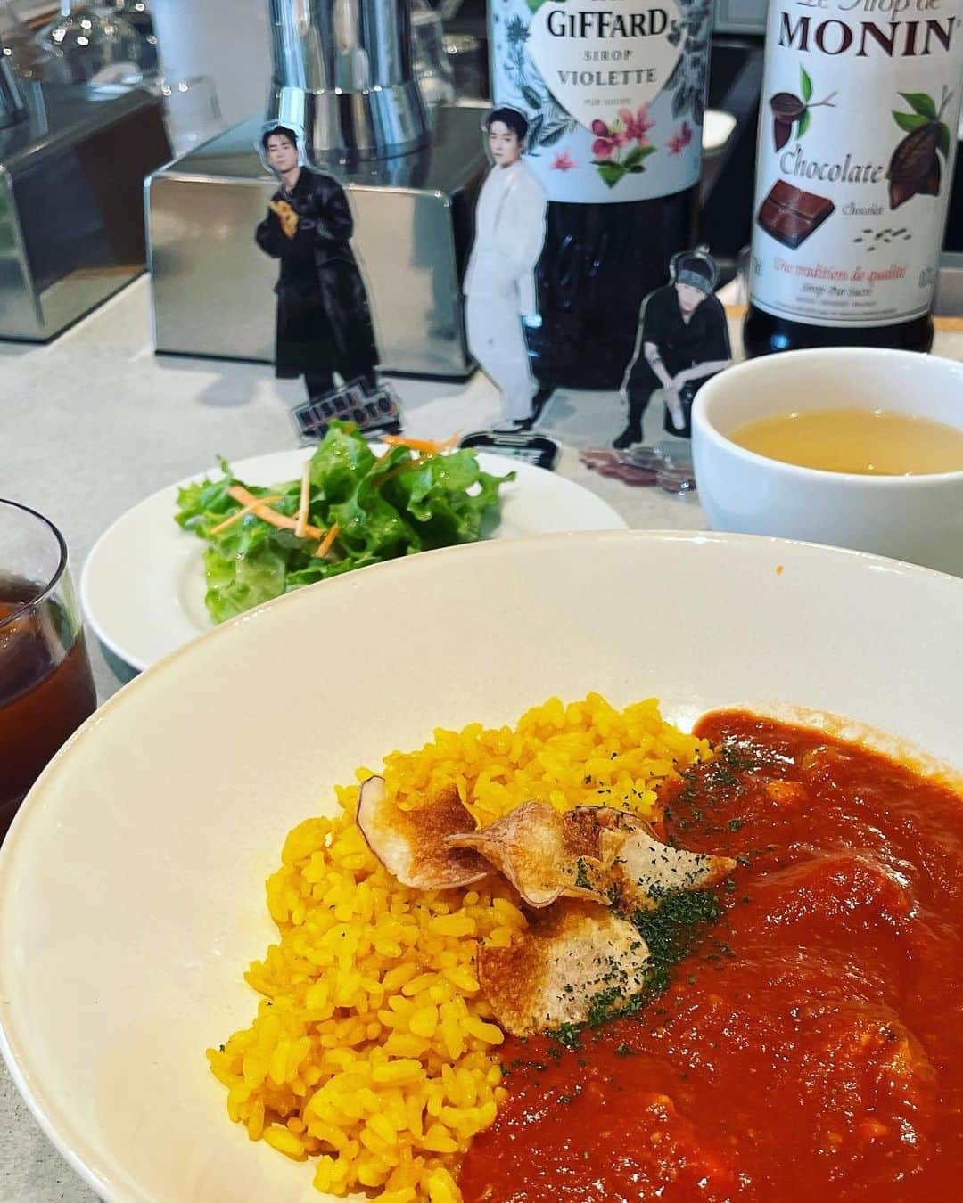 NANAMIさんのインスタグラム写真 - (NANAMIInstagram)「▹◃┄▸◂┄▹◃┄▸◂┄▹◃┄▸◂┄▹◃  lunchはトマトカレー🍴🍅yummy(´ڡ`)💓🍛  #カフェ#cafe #茅場町ランチ#茅場町グルメ #茅場町#lunch #ランチ#茅場町ランチ #トマトカレー#カレー#curry #🍛#🍅  #アクスタのある生活 #アクスタ#淡色カフェ  #ヲタ活#推し#推し活カフェ #駅近カフェ #whiteterracetokyo #東京カフェ #tokyo#tokyocafe#instacafe」3月21日 20時14分 - nanamin733