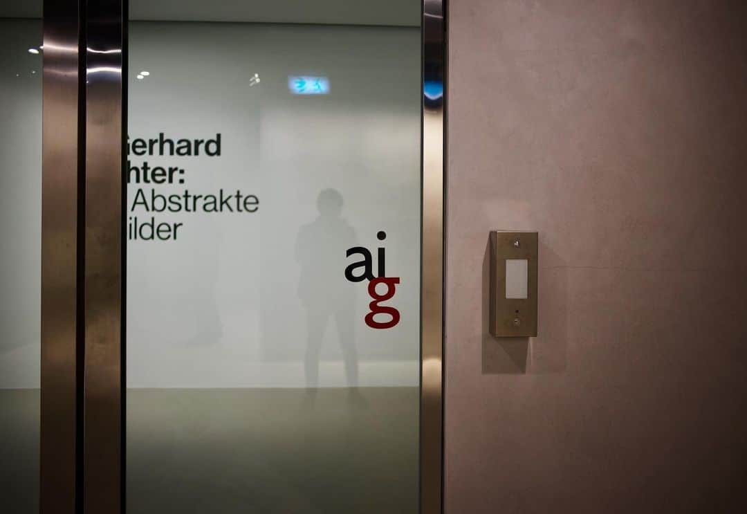 吉田拓巳さんのインスタグラム写真 - (吉田拓巳Instagram)「Gerhard Richter 贅沢過ぎる、圧巻のコレクションでした。  @artintelligenceglobal  @yuki_terase  @acappellazzo  @jackeis   #GerhardRichter  #ArtIintelligenceGlobal  #AIG」3月21日 20時21分 - tkmivj