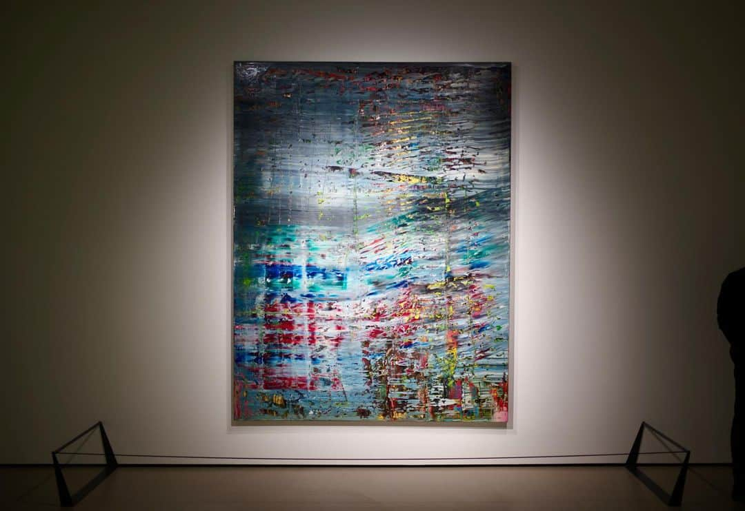 吉田拓巳のインスタグラム：「Gerhard Richter 贅沢過ぎる、圧巻のコレクションでした。  @artintelligenceglobal  @yuki_terase  @acappellazzo  @jackeis   #GerhardRichter  #ArtIintelligenceGlobal  #AIG」