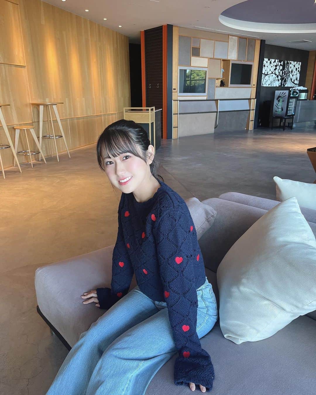 川平聖のインスタグラム：「ソファさいこーー☝🏻☝🏻」
