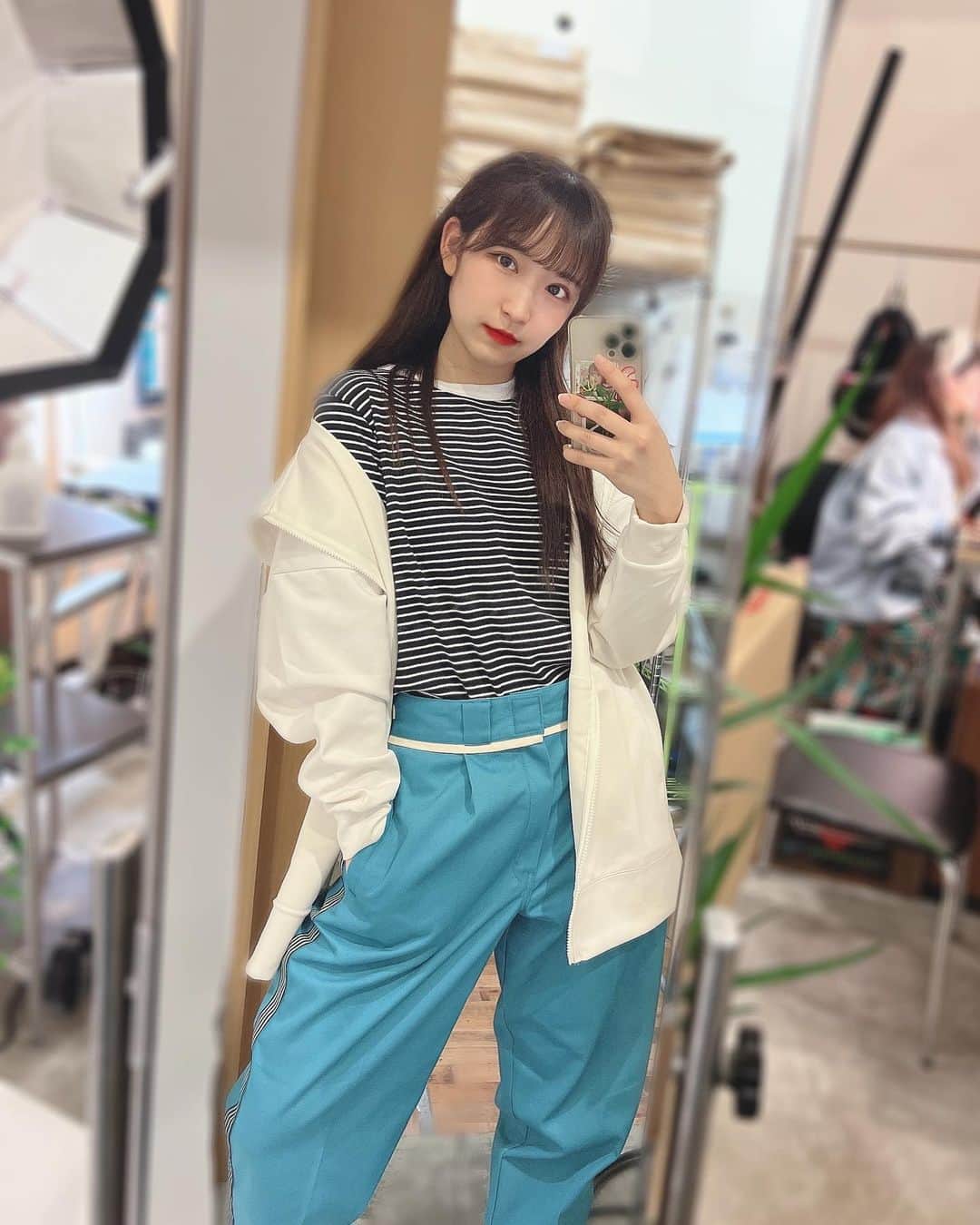 のインスタグラム：「.  OSADA ミニライブ&ファッションショー ありがとうございました💙🤍🖤」
