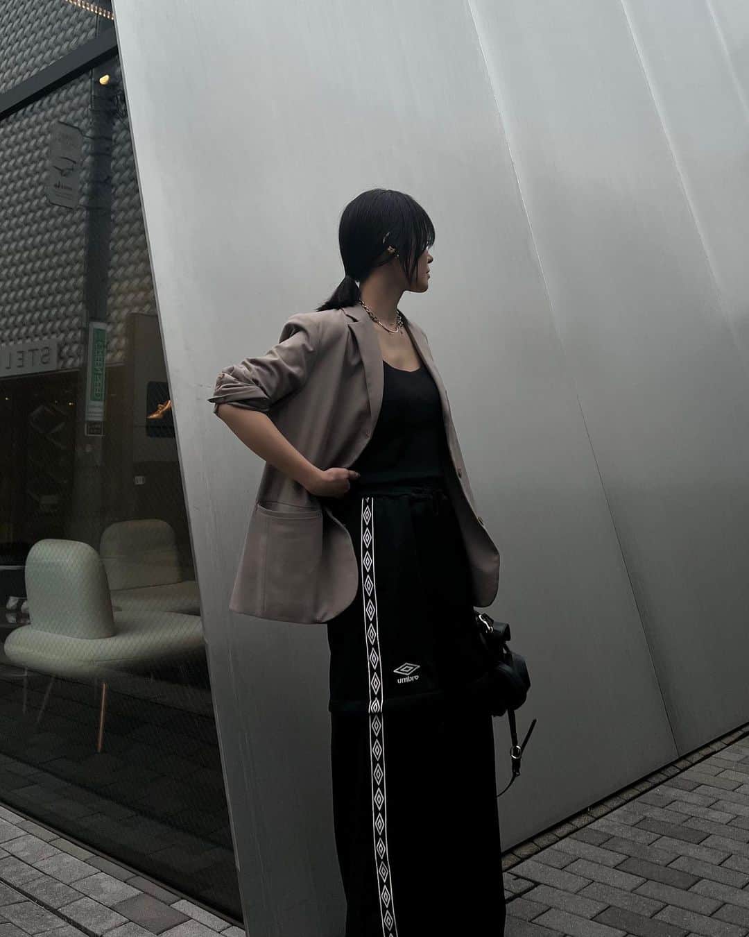 関本香里さんのインスタグラム写真 - (関本香里Instagram)「#kaori_clothes 🖤 ㅤㅤㅤ 春もブラックが多めになりそう🫠 #fashion #springfashion #outfit」3月21日 20時48分 - kaori_sekimoto_
